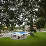 Family Friendly Apartments With A Swimming Pool Sumber, Central Istria - Sredisnja Istra - 7332 Nedeščina