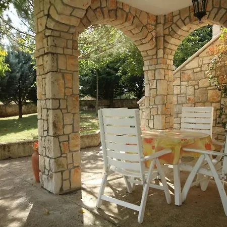 Family Friendly Apartments With A Swimming Pool Sumber, Central Istria - Sredisnja Istra - 7332 *